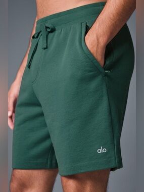 ALO Yoga Men’s Deep Green Drawstring Athletic Shorts